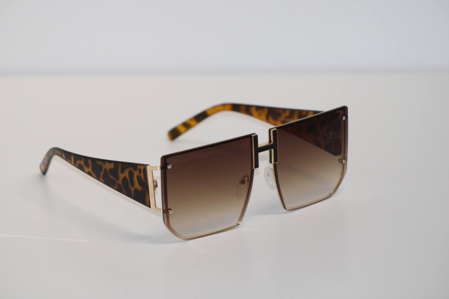 NV2047- H Square Eyewear