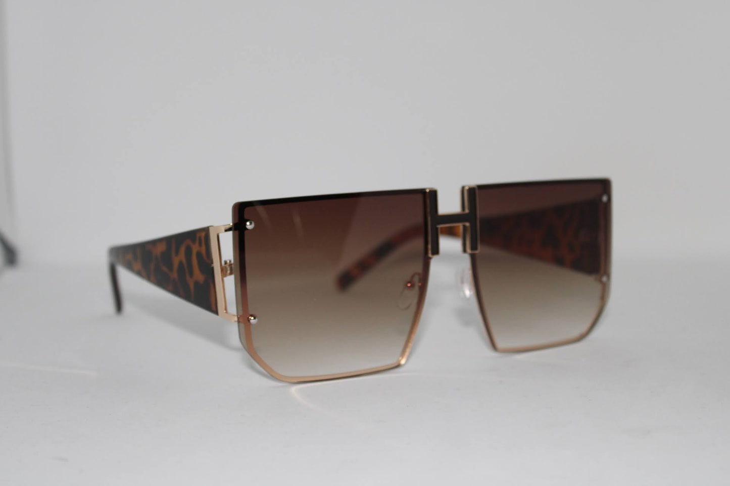 NV2047- H Square Eyewear